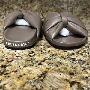 Balenciaga Puffy Slid L20